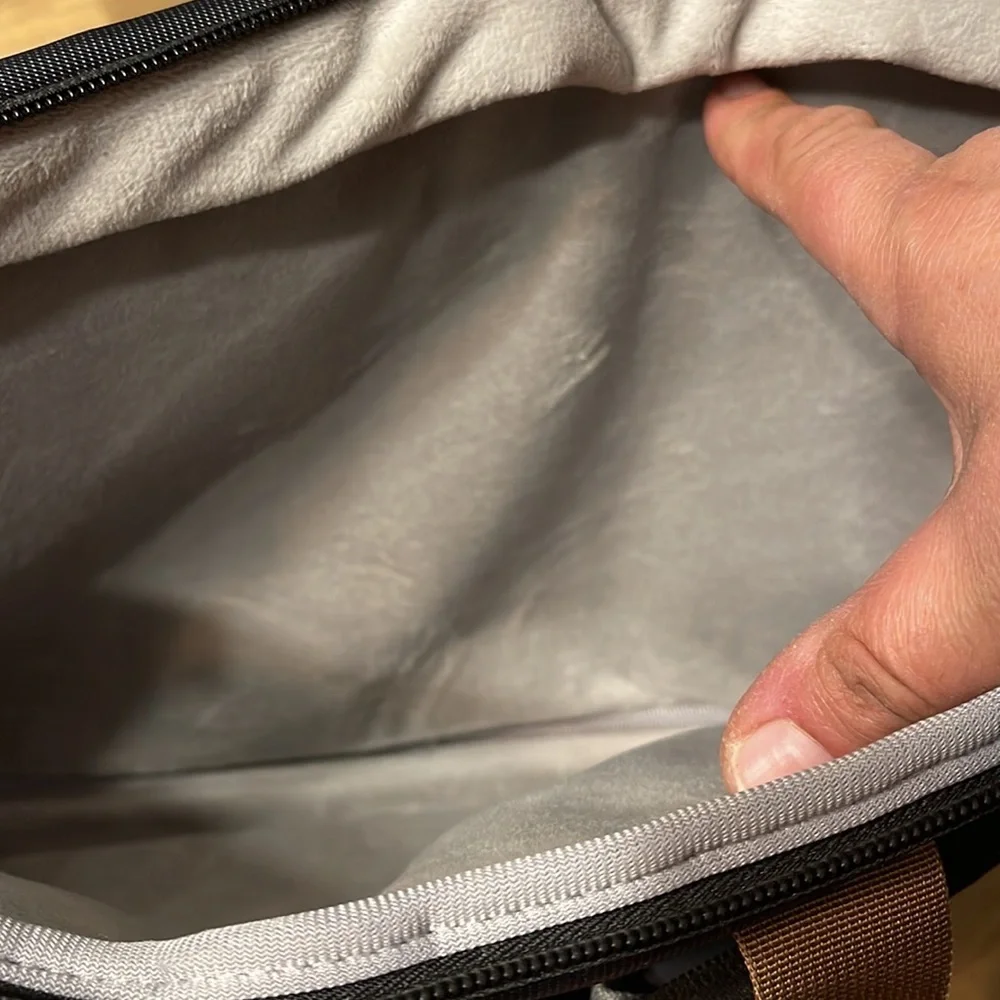 LACDO 360’ protective  laptop bag
